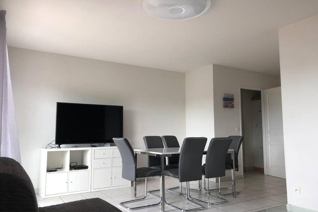 Un Appartement Lumineux 6 Personnes Ares Ngoại thất bức ảnh